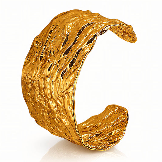 Гривна "Liquid Gold Cuff" – Текстуриран лукс и скулптурен блясък