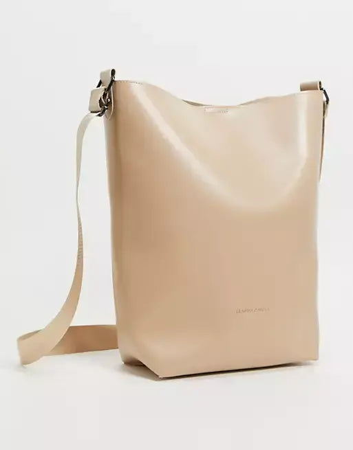 Чанта bucket in beige