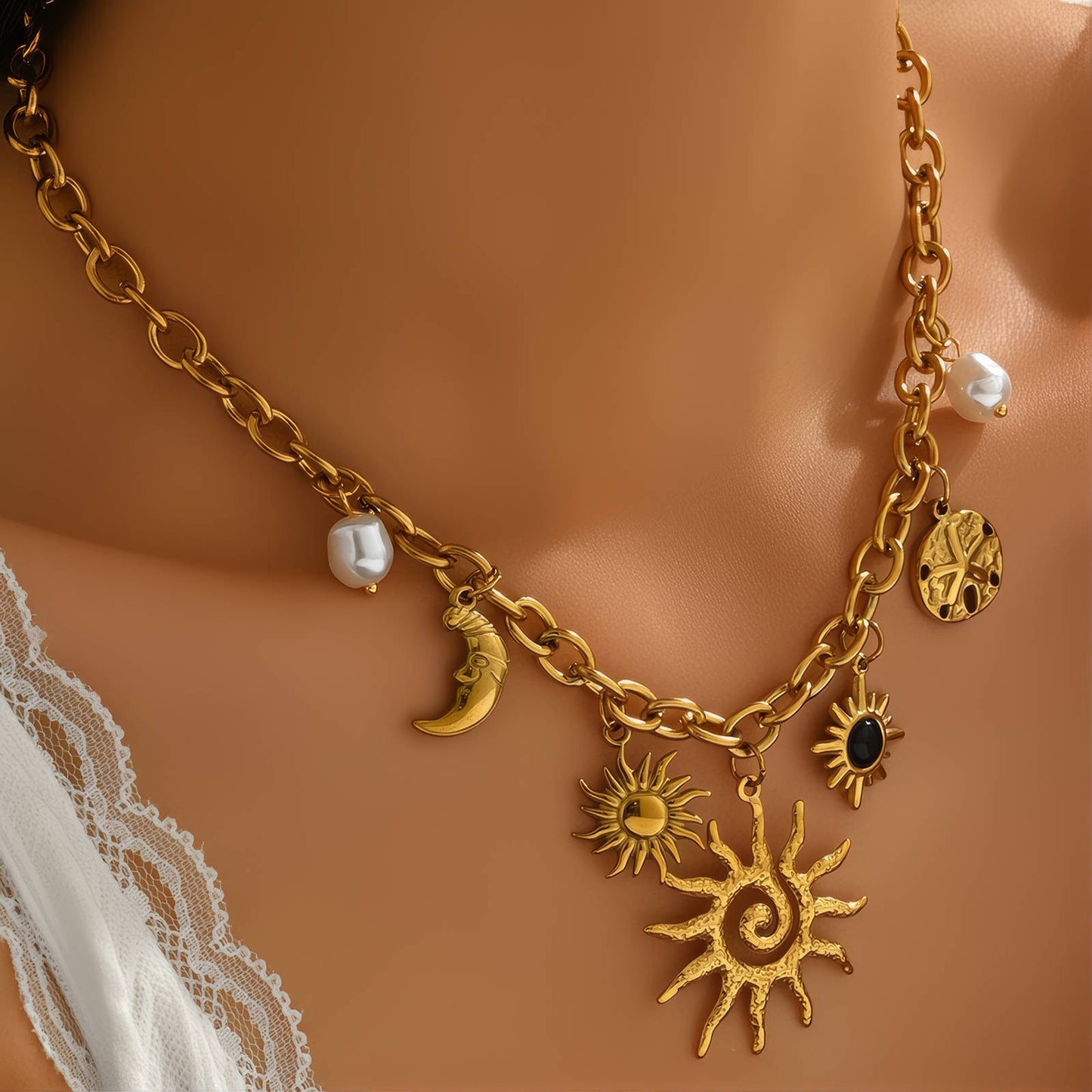 Колие Celestial Wonders - Магията на Вселената в 18K Златно покритие